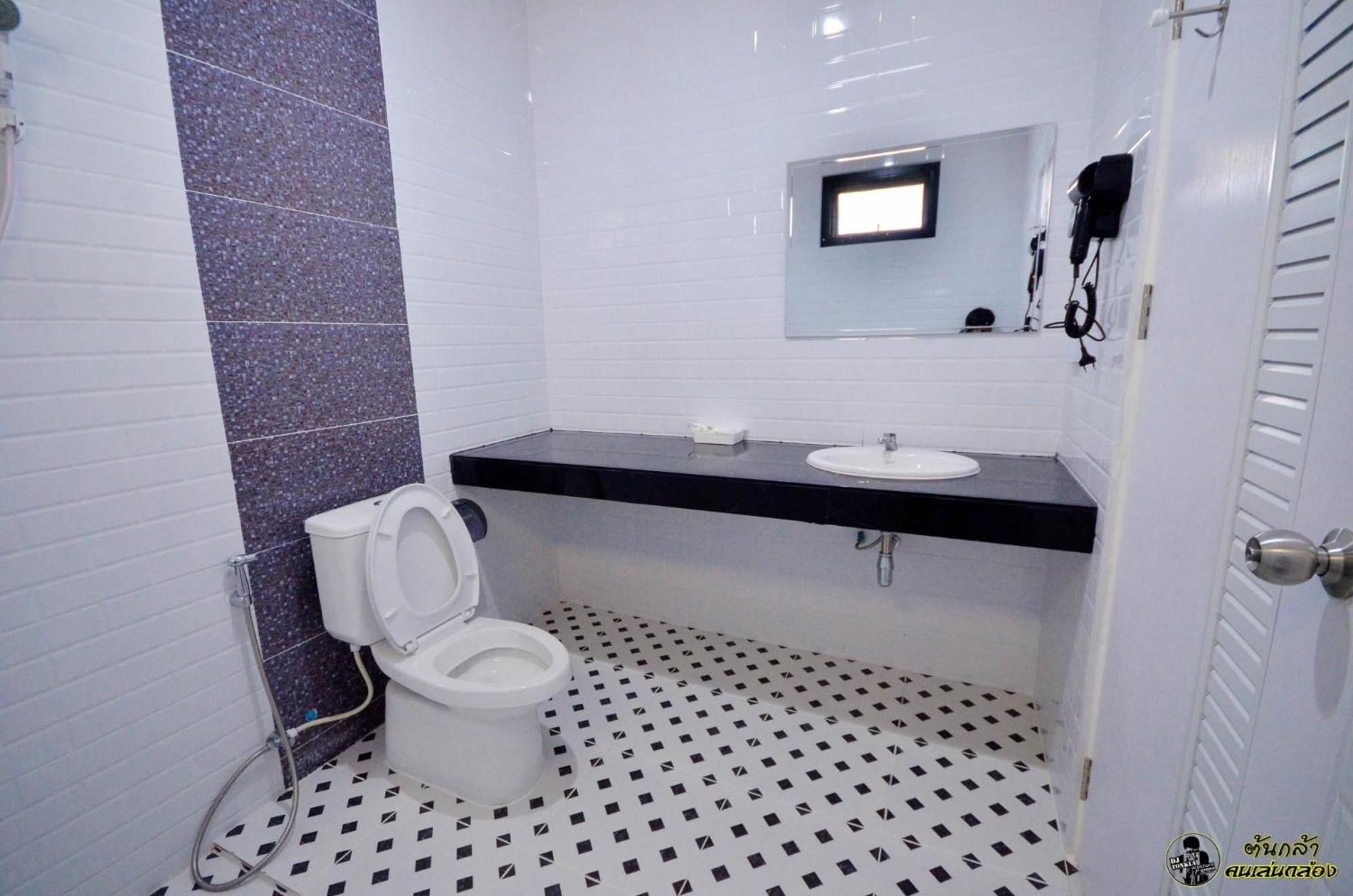 แอ่ว-ดีld Hotel&Residences Ngao Ngoại thất bức ảnh